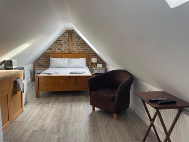 The Attic Suite Selsey Luaran gambar